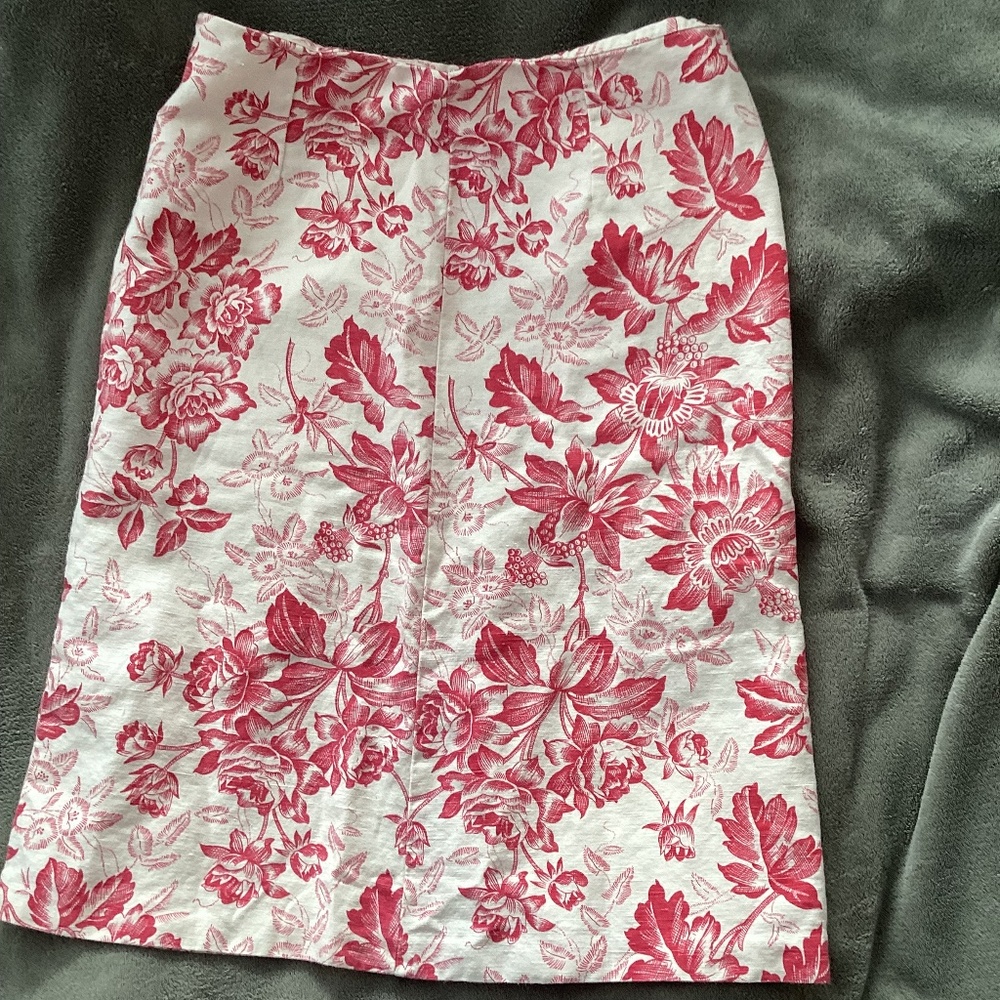 J. Crew Floral Pencil Skirt Size 4 Linen Cotton Blend White with Red Flowers
